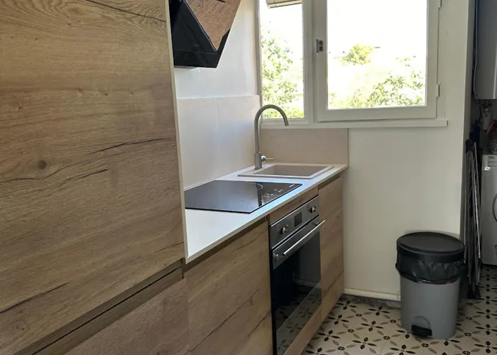 T2 Centre アパート